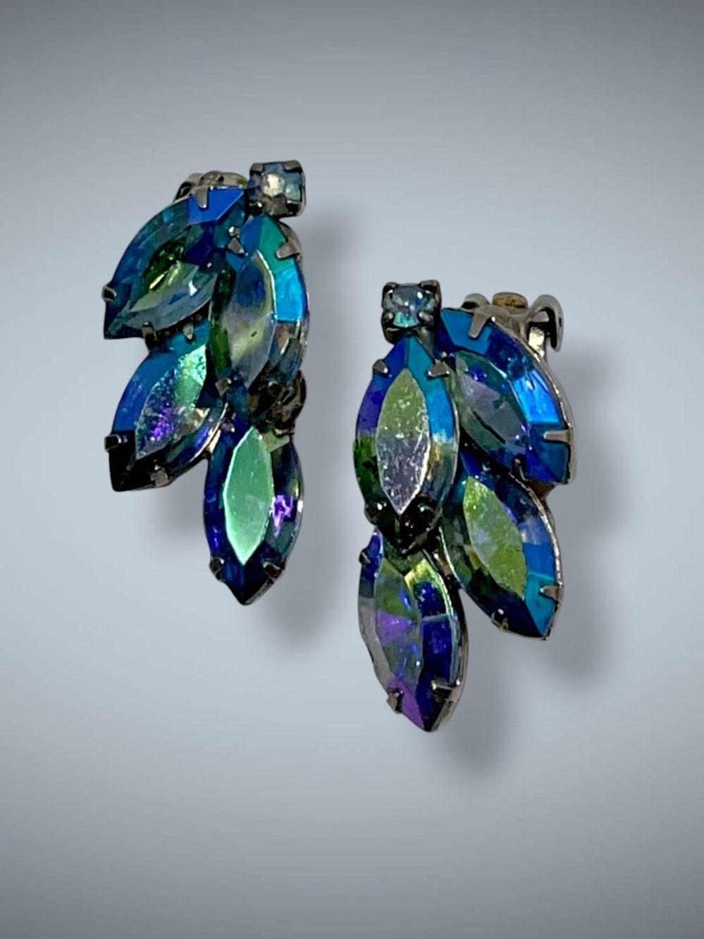Gorgeous Vintage Iridescent Aurora Borealis Crystal Clip Earrings Estate Find